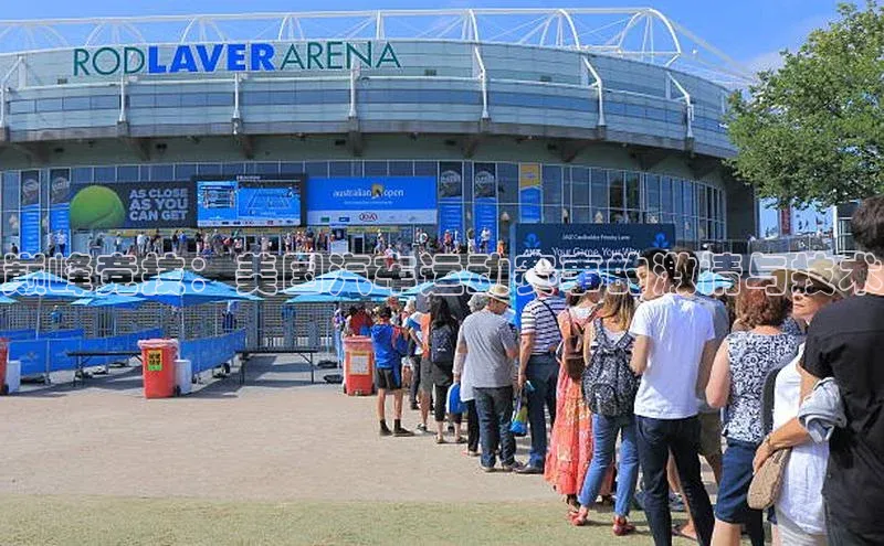 巅峰竞技：美国汽车运动赛事的激情与技术